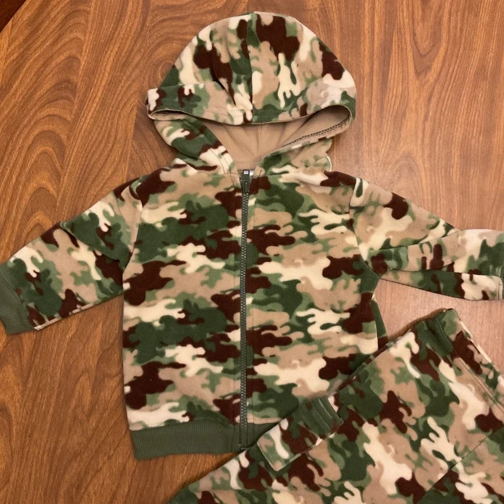 Garanimals Baby Boys Camo Fleece Hoodie and Cargo Jogger Set 3-6 Months